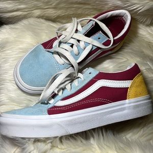 NWOT KIDS VANS “OFF THE WALL” SNEAKERS SIZE 3